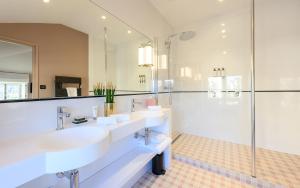 B&B / Chambres d'hotes Les Suites BB, Champagne Besserat de Bellefon : photos des chambres