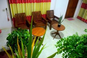 Sparrow House and Safari Resort