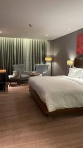 Runway Rooms - Musalerr