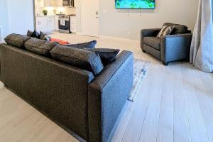 Sea Club #25 - Dolphins Watch