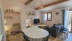 Maisons de vacances Maison Familiale a Esparron-de-Verdon avec Terrasse Privee : photos des chambres