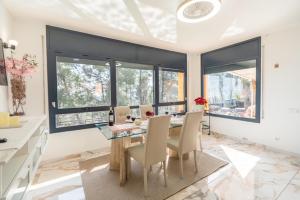 Can Camarassa Escapada Relax con Piscina y Jacuzzi