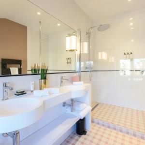 B&B / Chambres d'hotes Les Suites BB, Champagne Besserat de Bellefon : photos des chambres