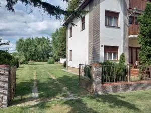 Holiday home in Balatonmariafürdo 19400 - Balatonmáriafürdő Vasútállomás