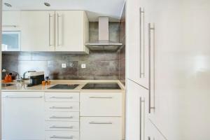 Sunny Terrace T1 Lisbon