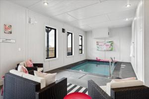 Mountain Breeze by Beyond Expectations w Hot Tub