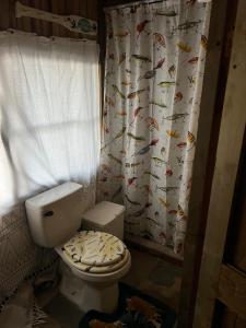 Bahía Caimán , Río dulce