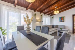 Apartment in Selce 39356