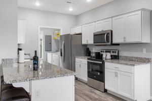 Stonebridge Resort, Golf Course, Pools, Upgraded Decor, Free Tickets