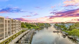 Resort Pool & Spa, Fitness Center, Pet Friendly, Waterfront Condo in Downtown!