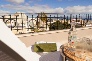 LA88 Bayview Penthouse with Jacuzzi