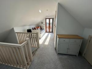 32 Cherry-Lodge-Tranquil-Hot Tub-Fishing Lake-7m to beach