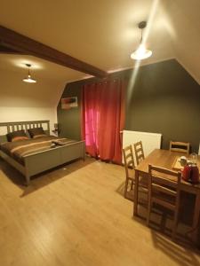 B&B / Chambres d'hotes Logis Dezamy chambre d-hotes : photos des chambres