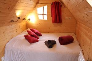 Maisons d'hotes La Bergerie du Plateau : Cabane Carabosse