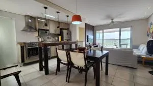 Costa Azure, 3 Dormitórios com 2 Banheiros, Vista ao Mar, Churrrasqueira na Varanda e Piscina Aquecida - 朱奎