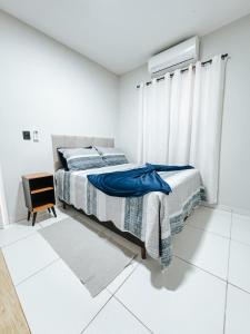 Apto em condomínio, vista lagoa