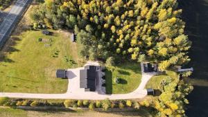 Private lakeside cabin Metsola