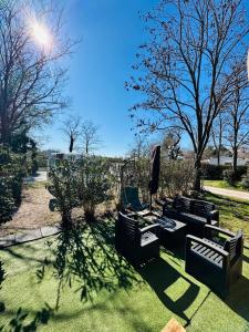 Campings Mobilhome 228 proche du Lac , Tv , clim ect Camping : photos des chambres