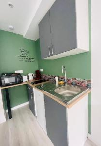 Éclat St Romain 2, studio-moderne-WIFI- parking - CLIM