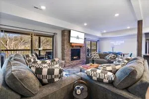 Multiple Arcades-Private Hot Tub-Cmty Indoor Pool-Free Daily Tickets-Water View-Cmty Dog Park - Omaha