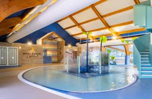 Summer Breeze-Hoburne Cotswolds