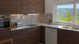 Spacious House with Private Pool Kitchen