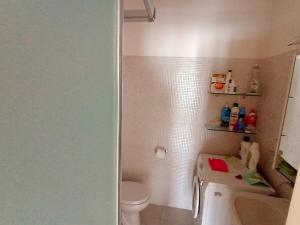 Miki1 - con piscina e campo da tennis