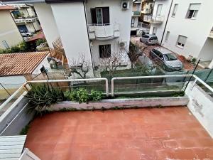 Miki1 - con piscina e campo da tennis