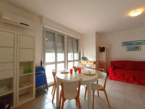 Miki1 - con piscina e campo da tennis