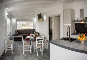 Appartamento con 2 Camere da Letto e Vista Mare