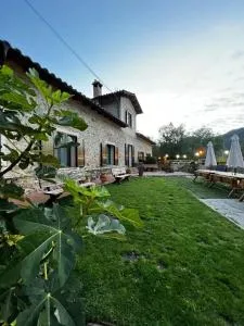 Spacious House in Ogassa with Terrace and BBQ - Setcases