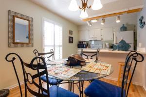 Quiet Condo about 10 Mi to Dtwn Pensacola