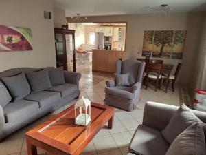 Mesoloras Valley View