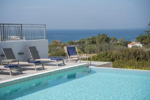 Crabstone Brand New Complex with Pool