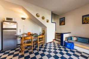 Townhouse with pool, garden and close to beach