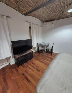 Metropolis G57 Apartment