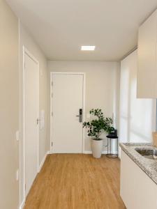 Studio 230m from the Brooklyn subway