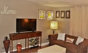 Grand Red - six-bedroom apartments near the UND campus - Cooperstown