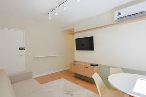 Apto Reformado Av Hercílio Luz