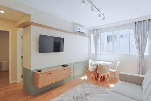 Apto Reformado Av Hercílio Luz