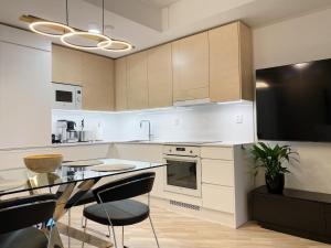 New Sky High LR, 1BR, 1BA, Sauna, GBalcony, 49m2, 13krs