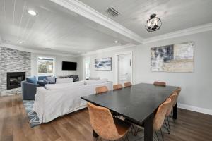 Private Paradise on Front Beach Rd