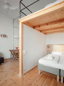 Flattering Suites