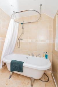 Charming Getaway - 3BR Home in the Heart of Chester