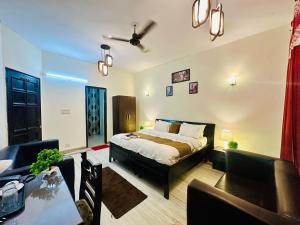 The White Scent-Near Noida Sector 18 Metro