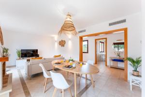 Sunny Apartment in Sunset Villas
