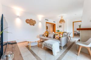 Sunny Apartment in Sunset Villas