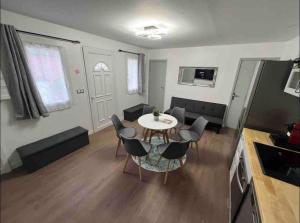Villas KXX Private complex 15 min PARIS ParcExpo 12 bedrooms : photos des chambres