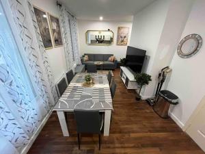 Villas KXX Private complex 15 min PARIS ParcExpo 12 bedrooms : photos des chambres