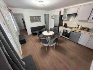 Villas KXX Private complex 15 min PARIS ParcExpo 12 bedrooms : photos des chambres